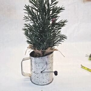 Vintage Bromwell's Three Cup Measuring Flour Sifter Christmas Tree Holder! Decor